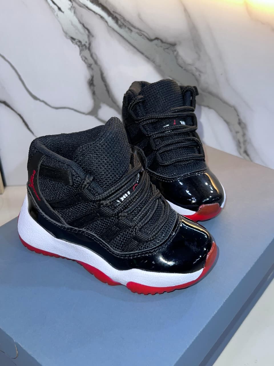 JORDAN RETRO 11