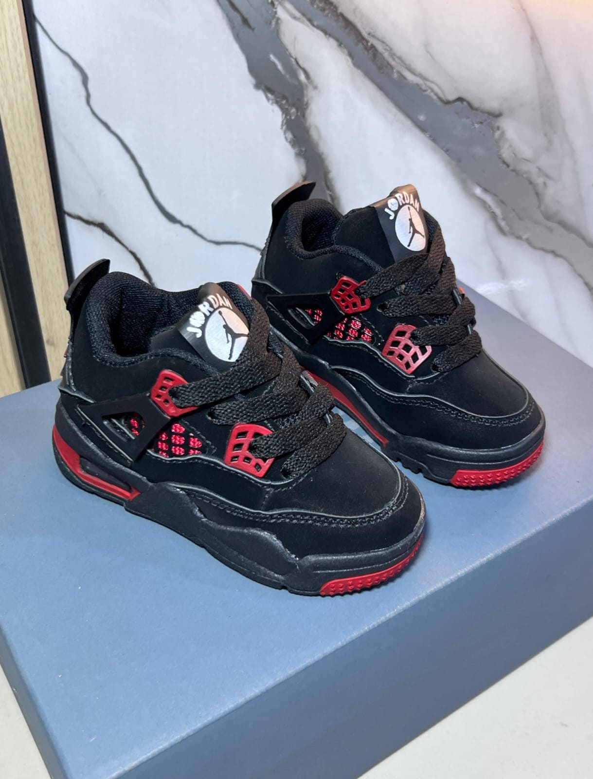 JORDAN RETRO 4