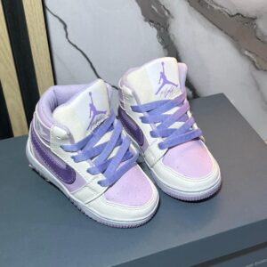 NIKE JORDAN RETRO 1