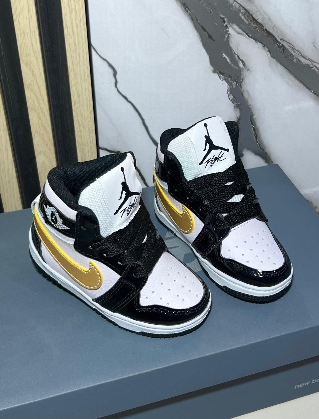 NIKE JORDAN RETRO 1 - Image 3