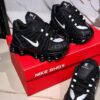 NIKE SHOX