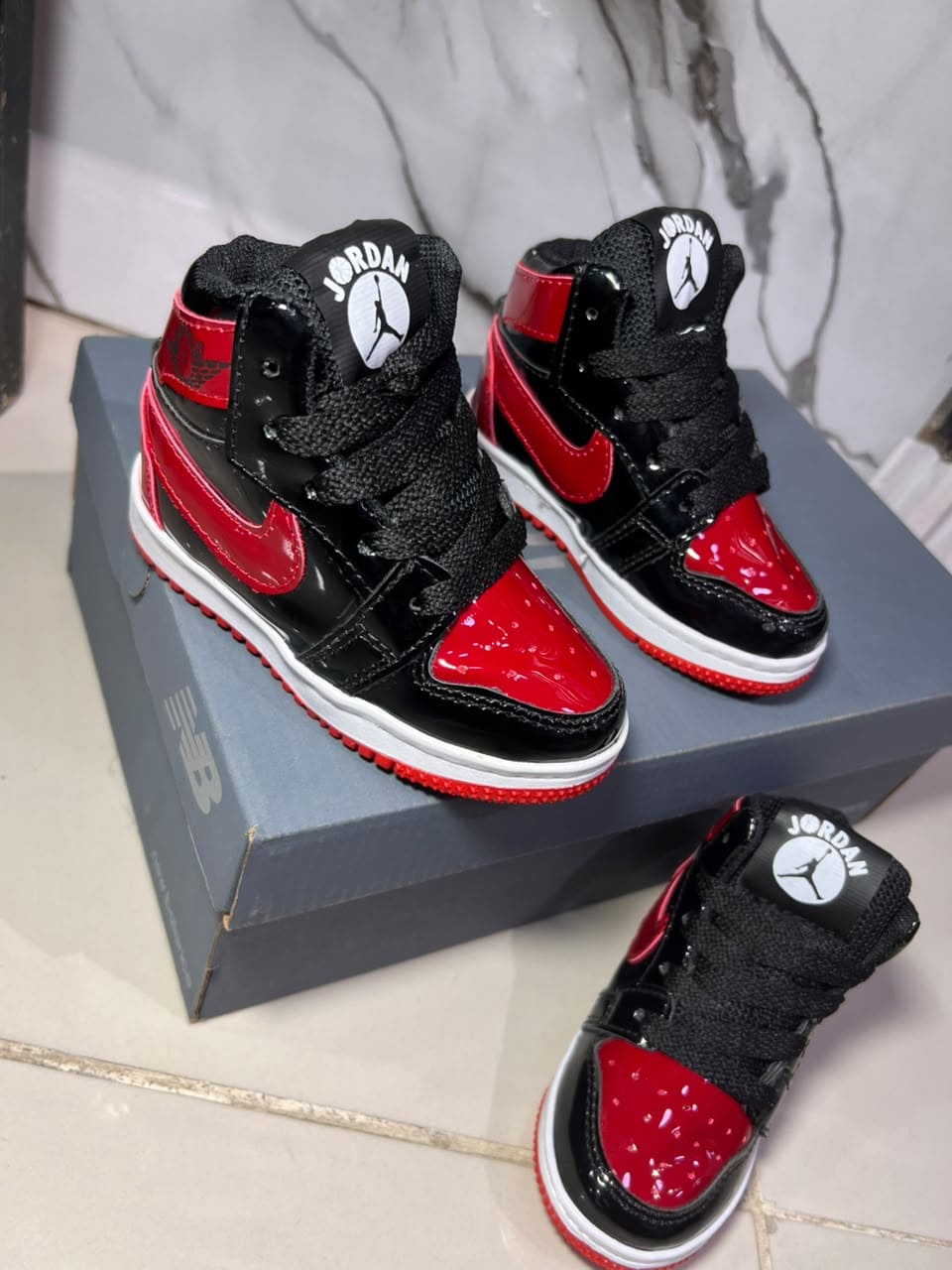 NIKE JORDAN RETRO 1