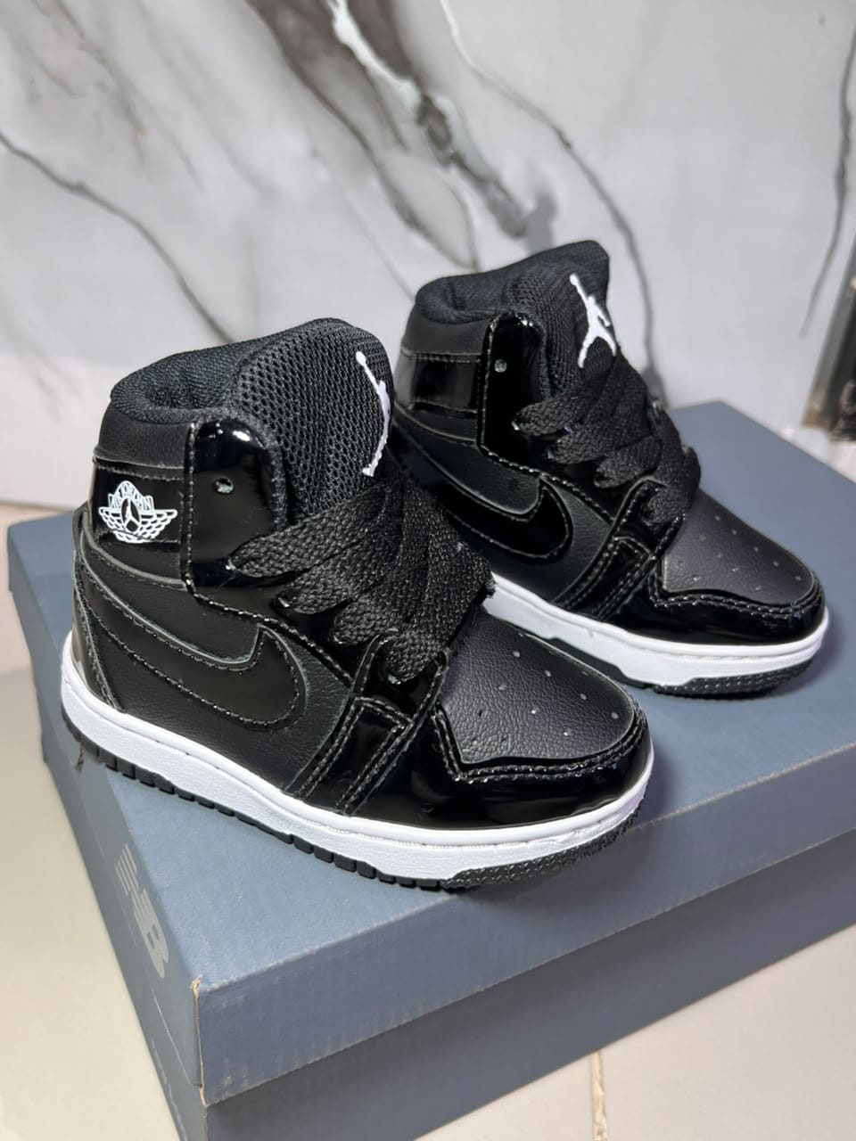 NIKE JORDAN RETRO 1 - Image 4