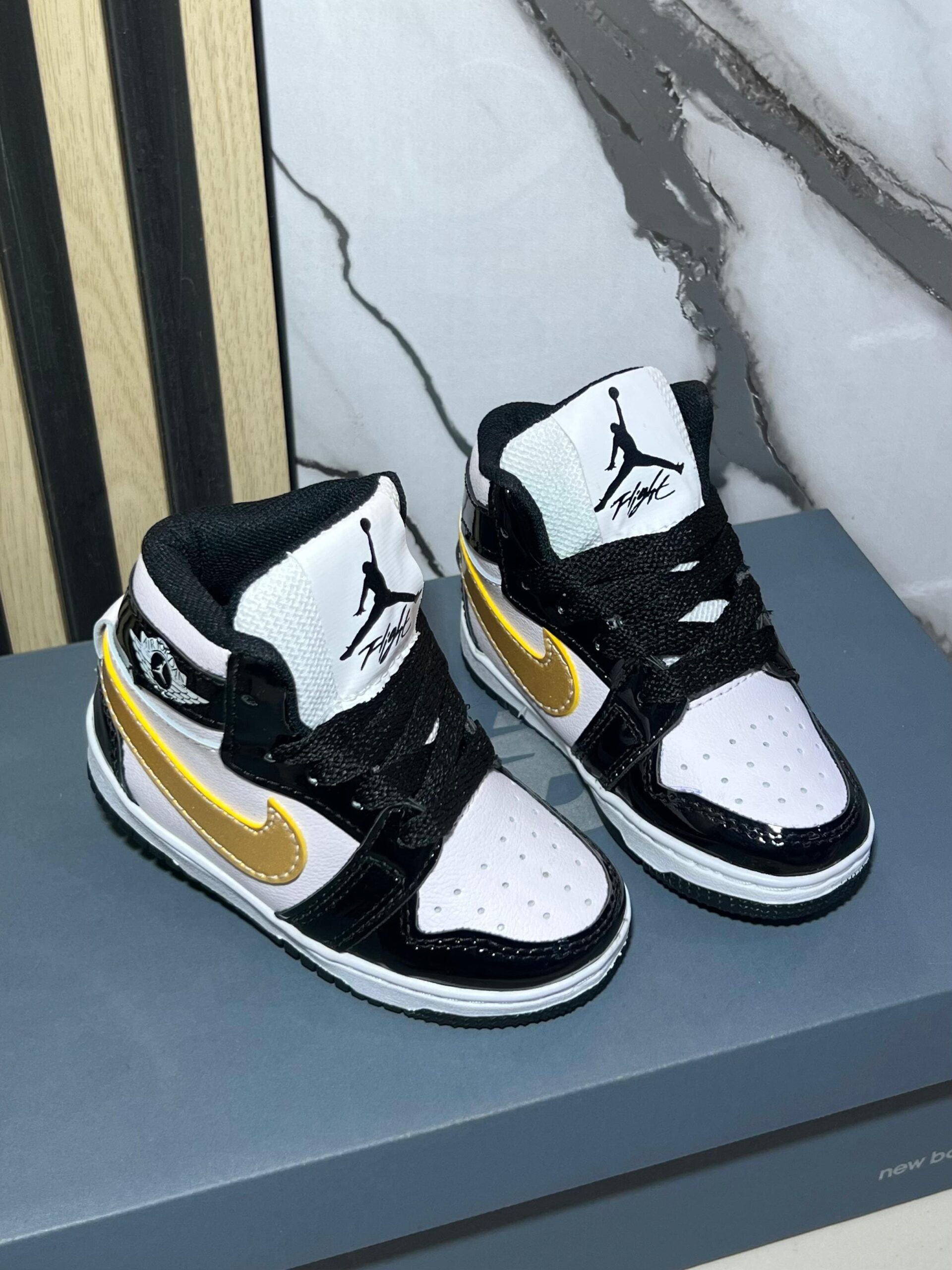 NIKE JORDAN RETRO 1 - Image 7