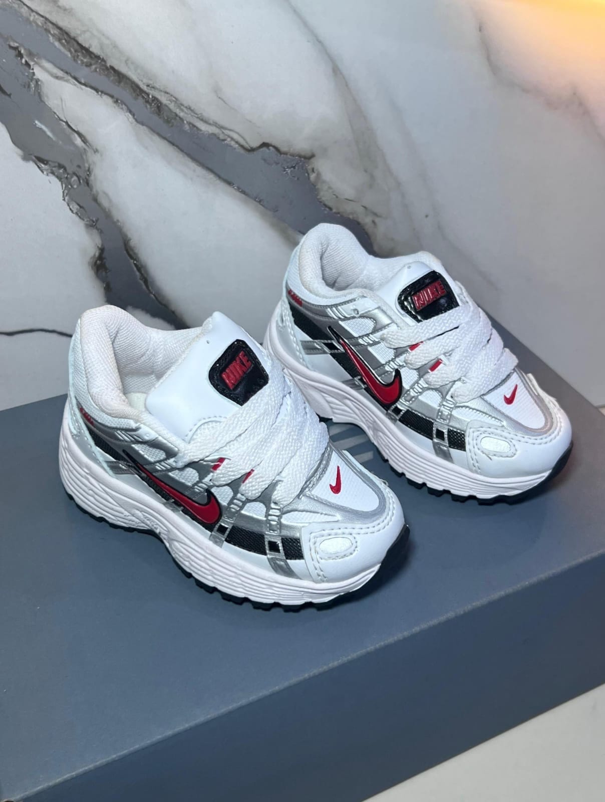 NIKE P-6000